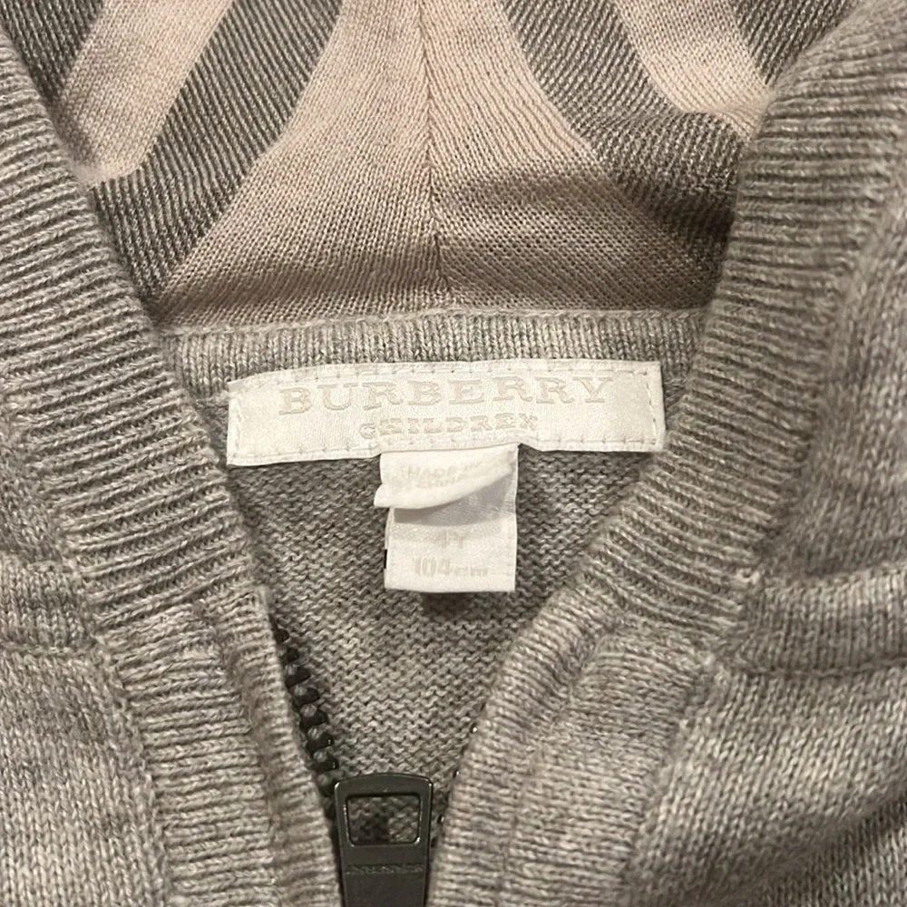 Authentic boys 4t Burberry zip sweater - Picture 3 of 4